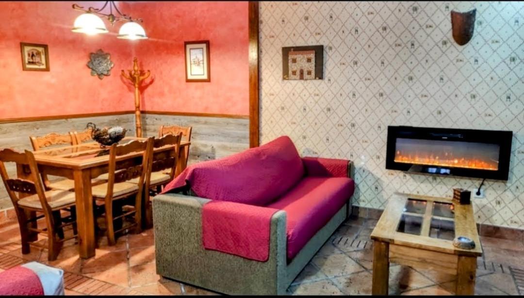 Casa Ruralrut En El Tiemblo A 1 Hora De Madrid Y A Pocos Minutos Del Castanar, Valle De Iruelas Y Embalses المظهر الخارجي الصورة